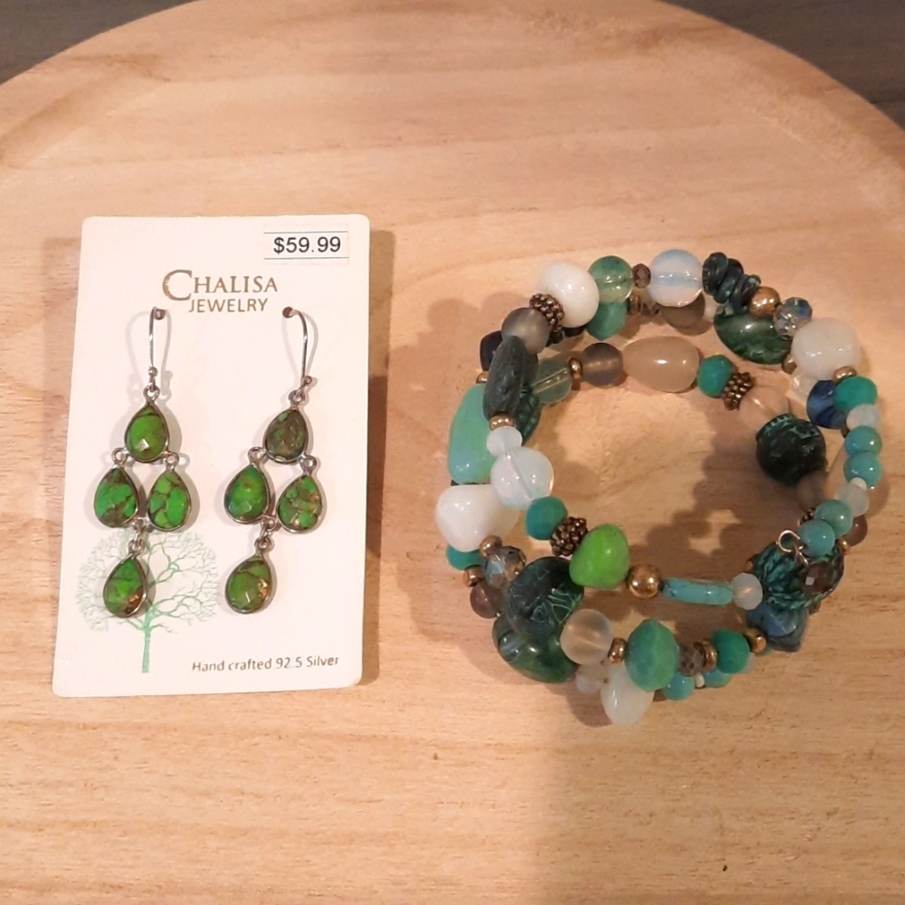 Earnings and Braclet. Hand crafted .
